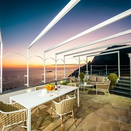 בית נופש La Tagliata Spectacular Jacuzzi Tub Amazing View And Private Parking Garage