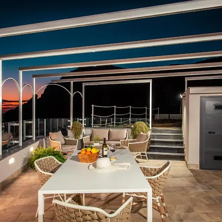 בית נופש La Tagliata Spectacular Jacuzzi Tub Amazing View And Private Parking Garage פוזיטנו